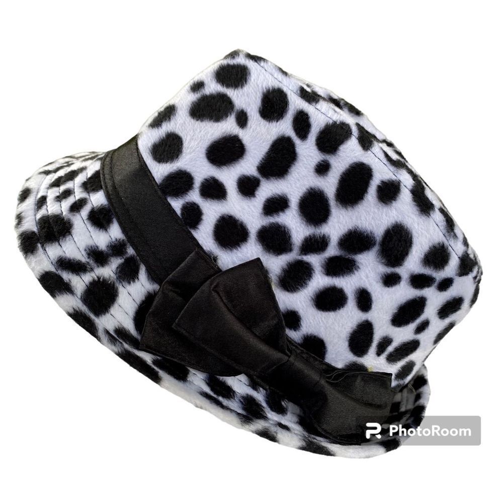 NWOT Woman’s Black White Animal Print Ribbon Bucket Hat